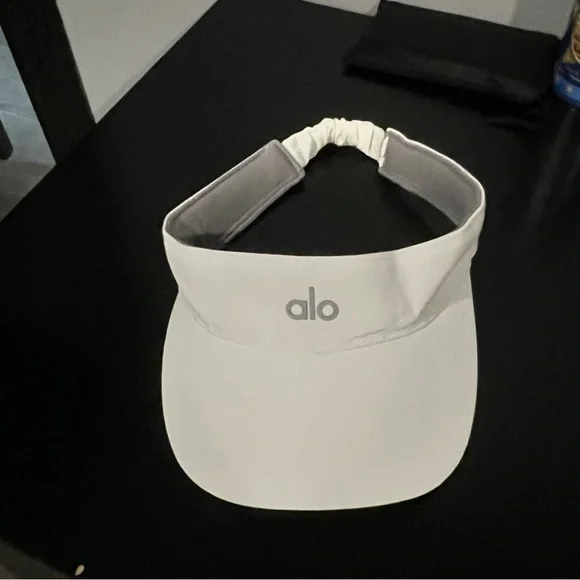 Alo White Performance Eclipse Visor - Picture 2 of 3